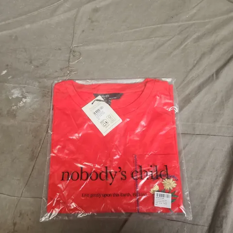 NOBODY'S CHILD JERSEY RED EMBROIDERED POCKET TEE – UK M (EU M / USA M)