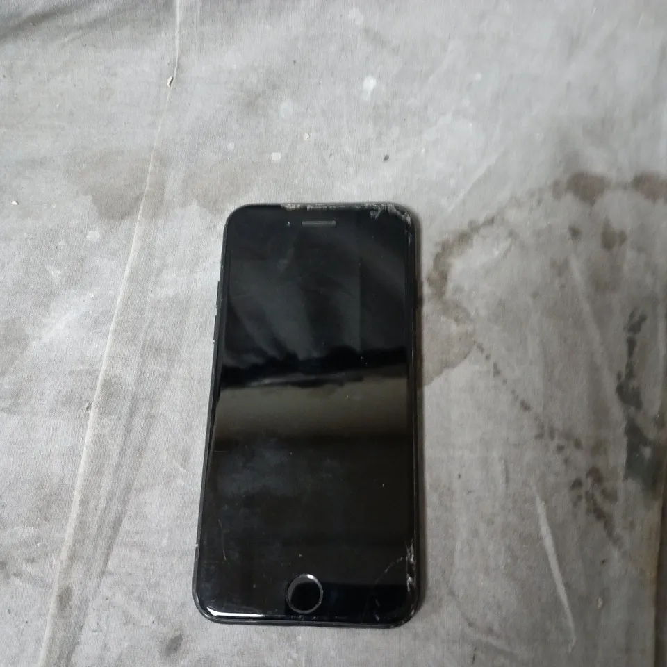 APPLE IPHONE 7 UNLOCKED BLACK 32GB