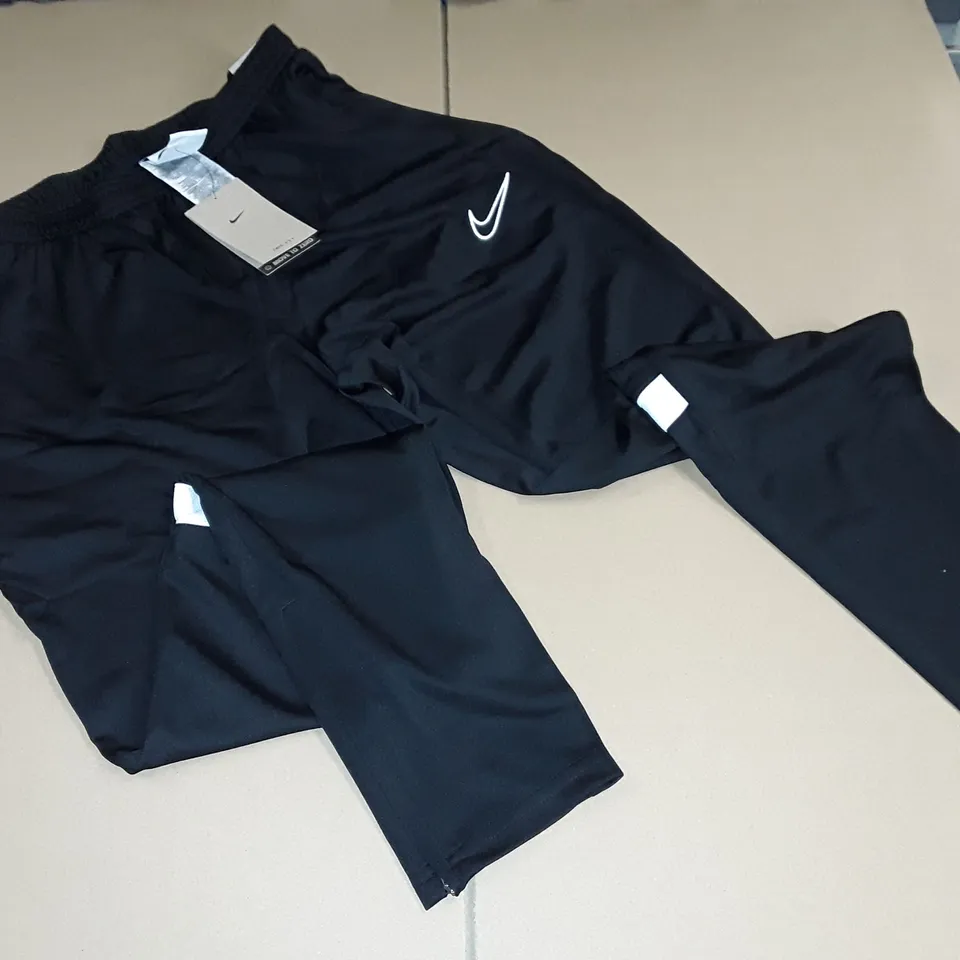 NIKE STANDARD FIT TRACK PANTS - XL