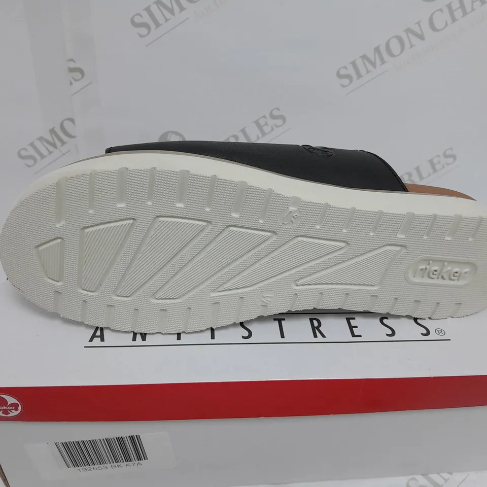 RIEKER ANTISTRESS SLIP ON SANDLE BLACK AND WHITE 