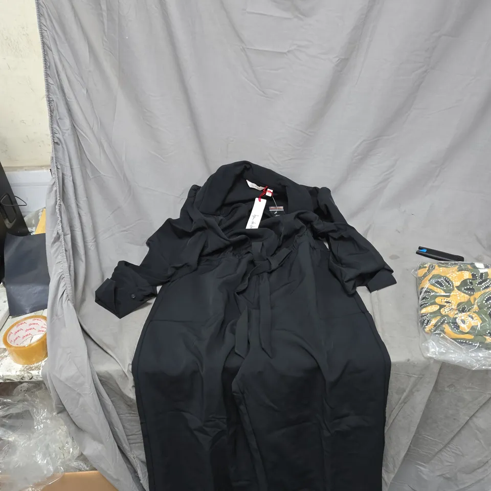 BEN DI LISI  WOMEN'S BLACK JUMPSUIT UK 16P (PETITE)