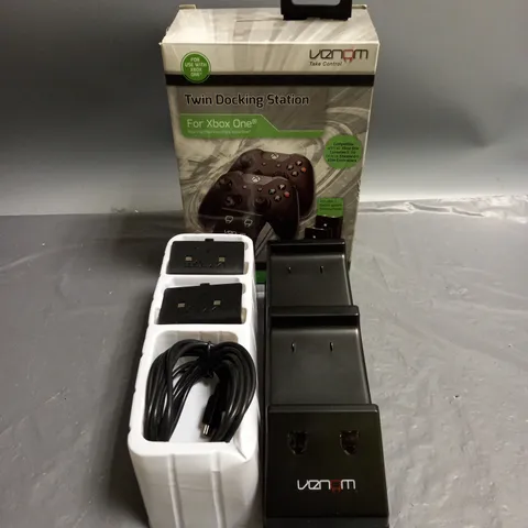 BOXED VENOM TWIN DOCKING STATION FOR XBOX ONE