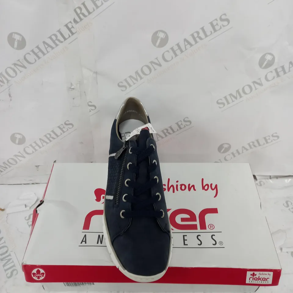 BOXED RIEKER SIZE 6 NAVY WEDGE TRAINER 