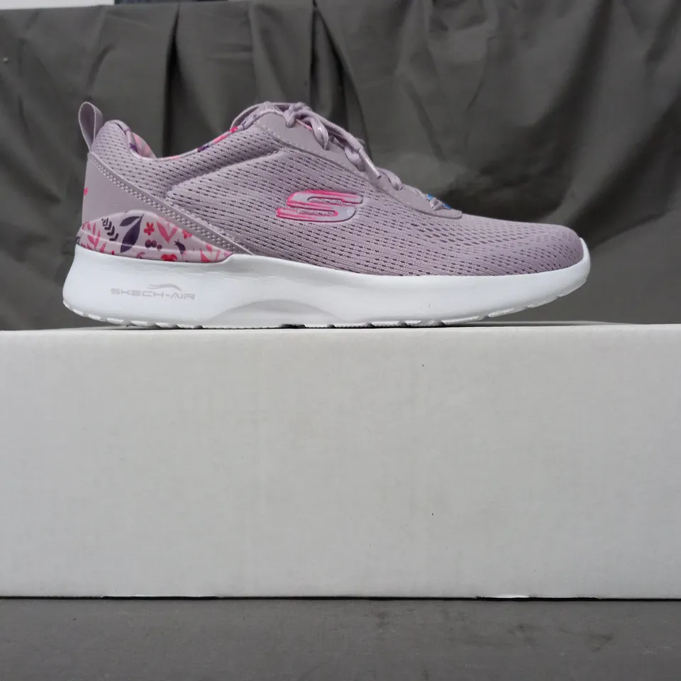 BOXED PAIR OF SKECHERS TRAINERS IN LAVENDER SIZE 6