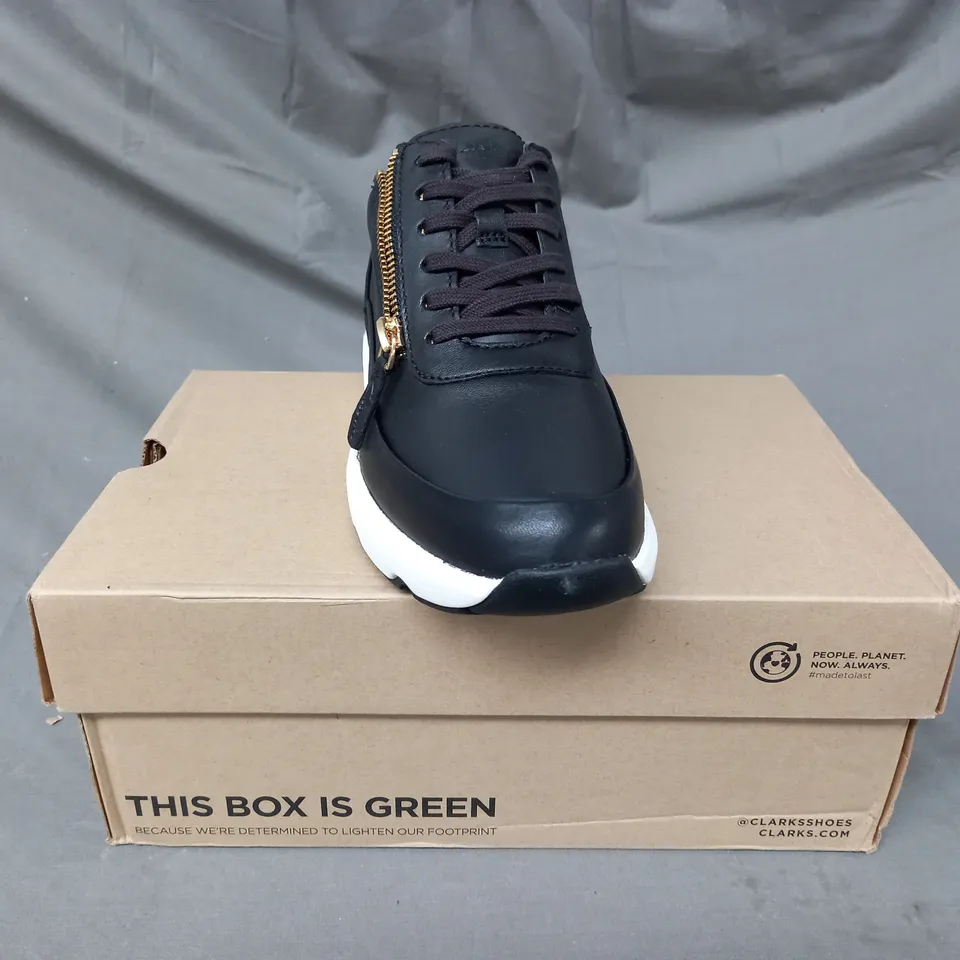 BOXED PAIR OF CLARKS TIVOLI ZIP SHOES IN BLACK UK SIZE 5.5