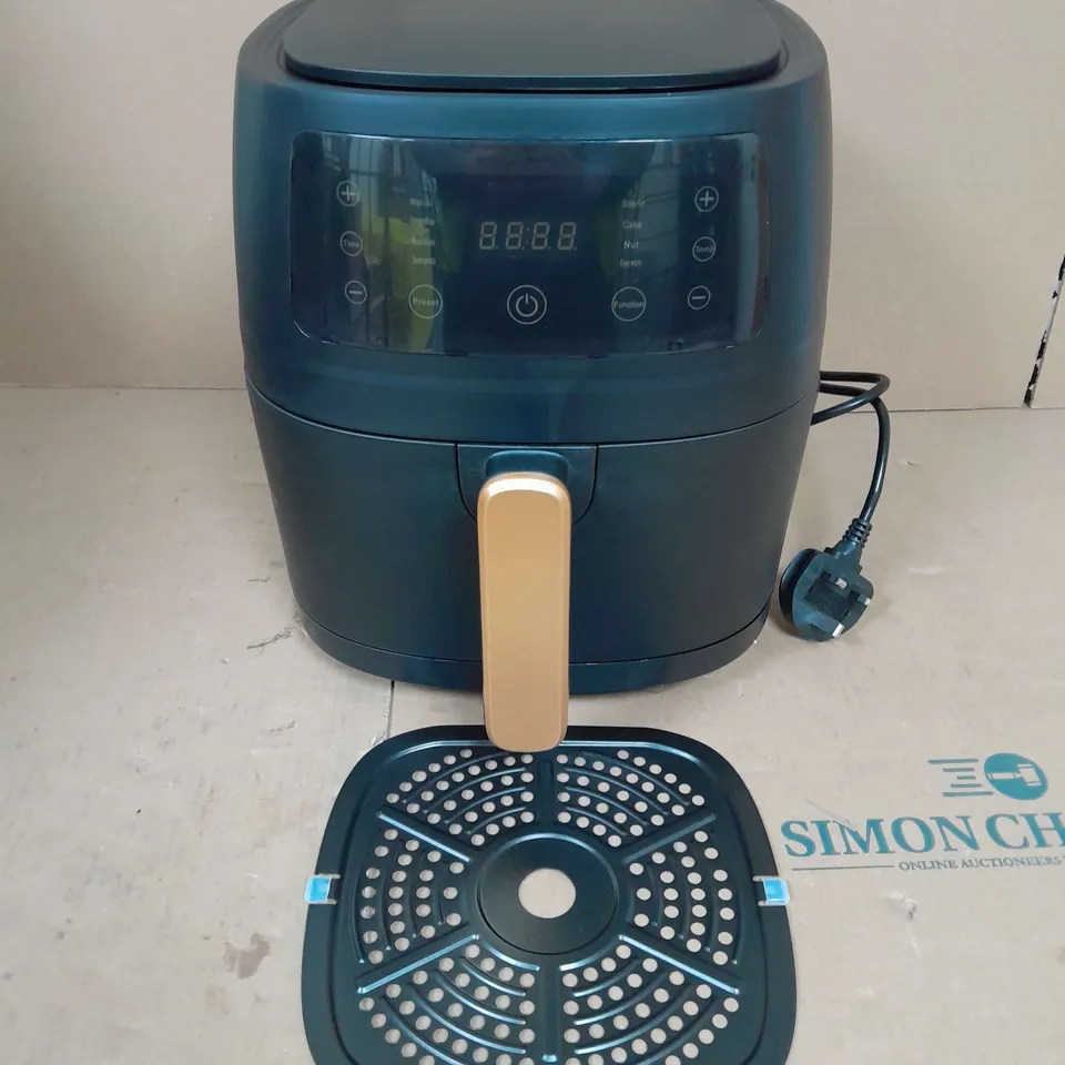 EXTRA LARGE CAPACITY AIR FRYER