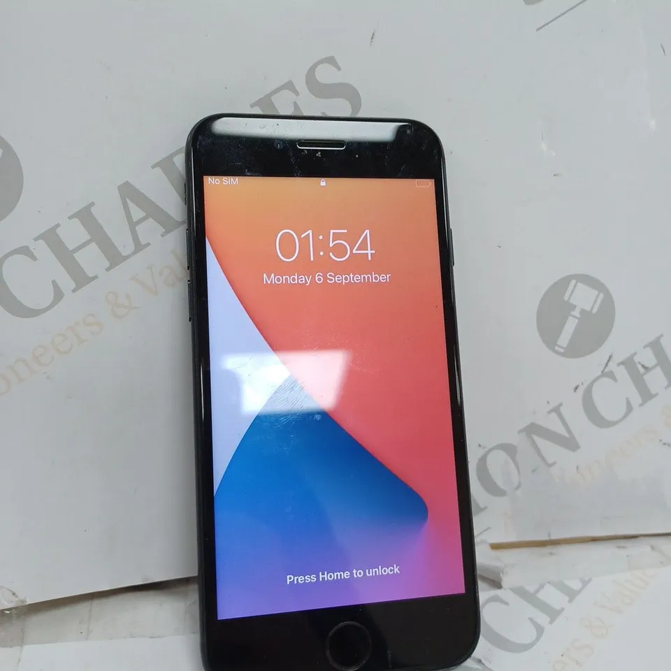 UNBOXED IPHONE 8 IN BLACK