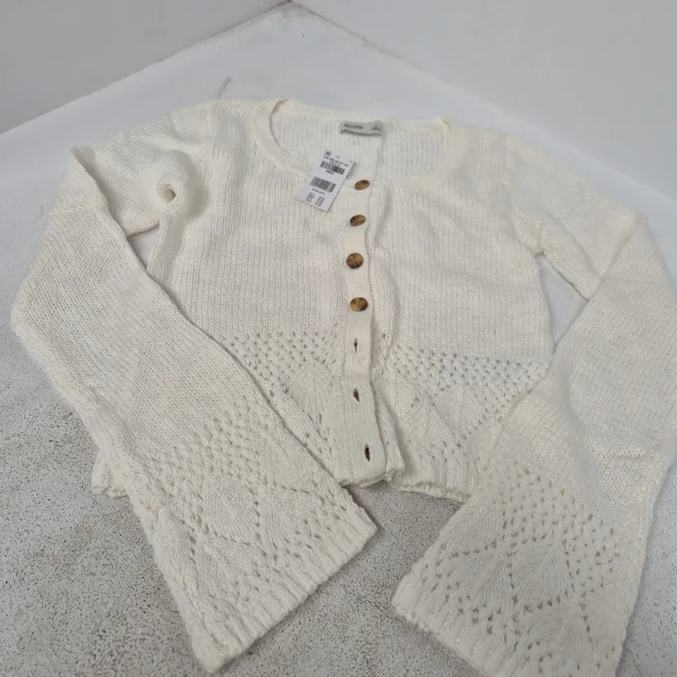 HOLLISTER CREAM/WHITE KNIT CARDIGAN – SMALL