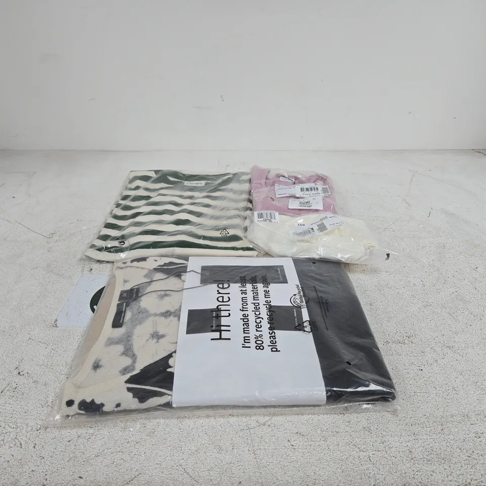 BOX OF APPROXIMATELY 25 ASSORTED CLOTHING ITEMS TO INCLUDE BON PRIX, CREATION L PREMIUM, LASCANA ACTIVE ETC
