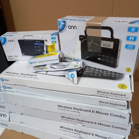 LOT OF APPROX. 10 X ITEMS TO INCLUDE ONN WIRELESS KEYBOARD AND MOUSE, ONN WIRED KEYBOARD, ONN DIGITAL RADIO, ONN AM/FM RADIO, ETC.
