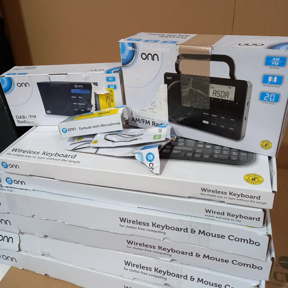 LOT OF APPROX. 10 X ITEMS TO INCLUDE ONN WIRELESS KEYBOARD AND MOUSE, ONN WIRED KEYBOARD, ONN DIGITAL RADIO, ONN AM/FM RADIO, ETC.