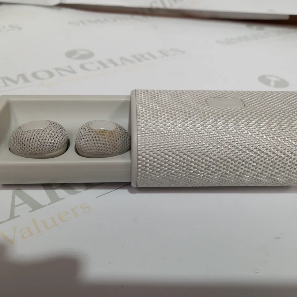 JQM ULTRA WIRELESS EARPHONES