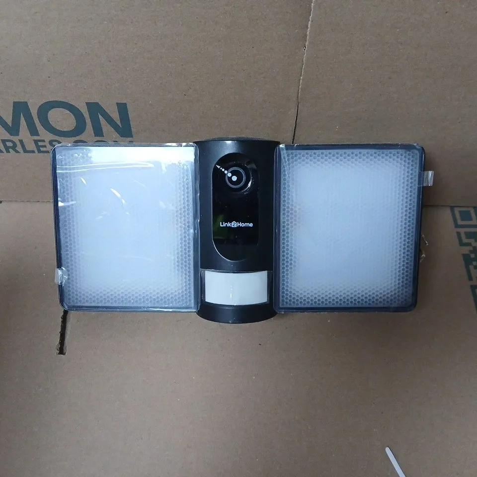 LINK2HOME SMART OUTDOOR FLOODLIGHT CAMERA - WEATHERPROOF IP54