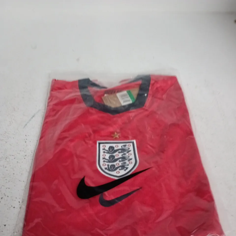 NIKE ENGLAND FOOTBALL JERSEY – RED WITH CREST 