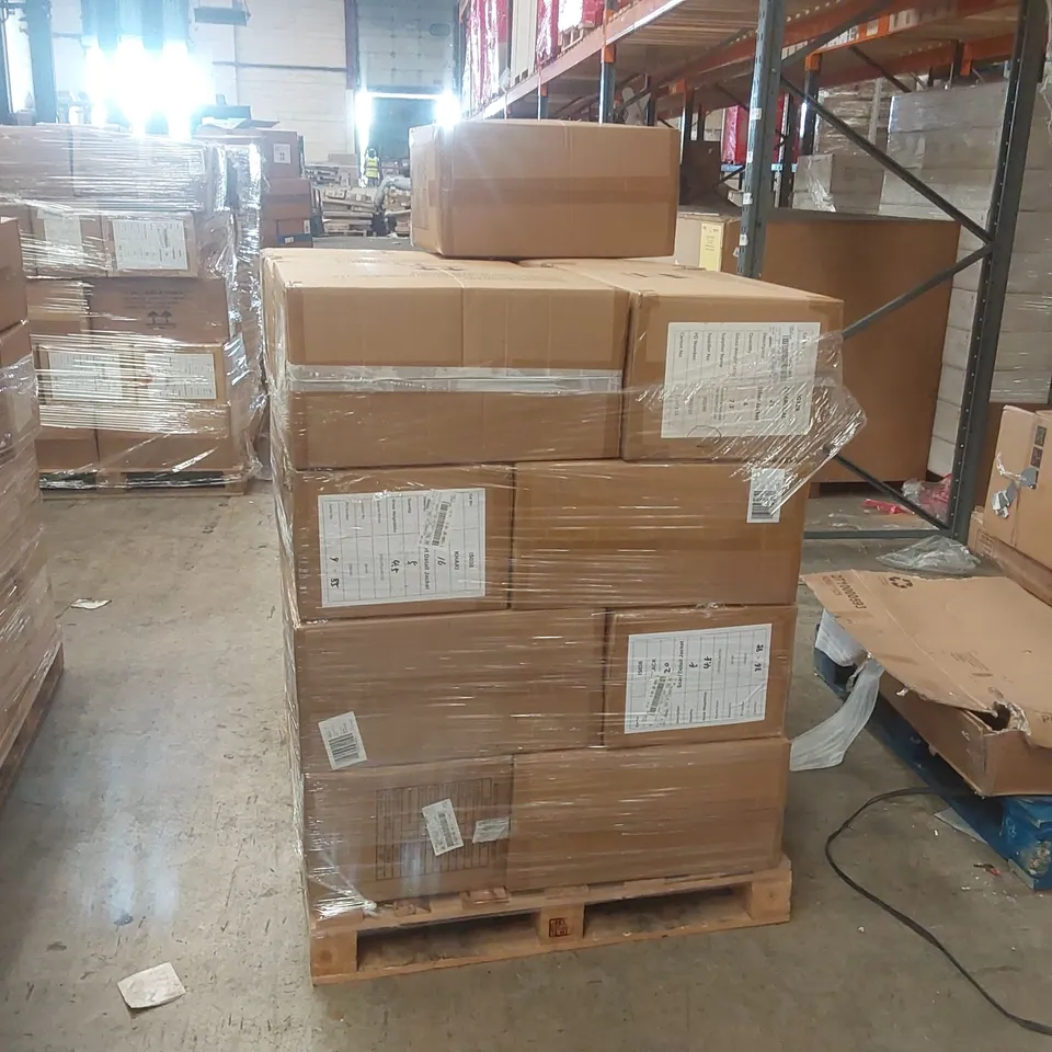 PALLET CONTAINING APPROXIMATELY 95x BRAND NEW ASSORTED DESIGNER CLOTHING ITEMS INCLUDING: SIMPLY BE AND JD WILLIAMS JACKETS ECT