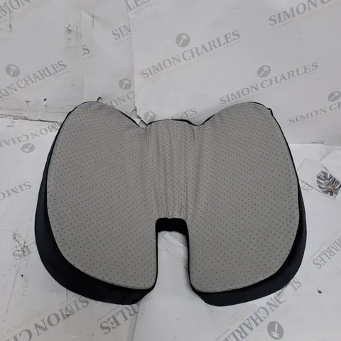 ORTHOPAEDIC SEAT CUSHION