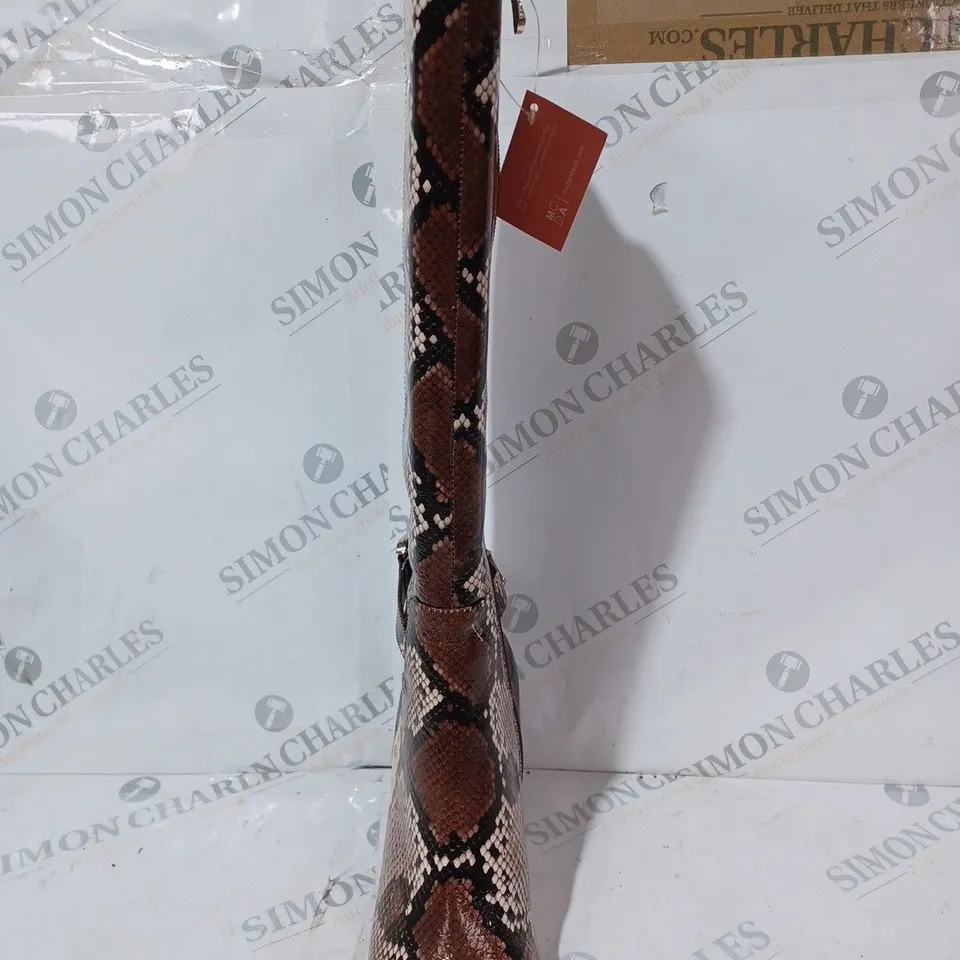 BOXED PAIR OF MODA IN PELLE LIZETH KNEE BOOTS IN BROWN - SIZE 6