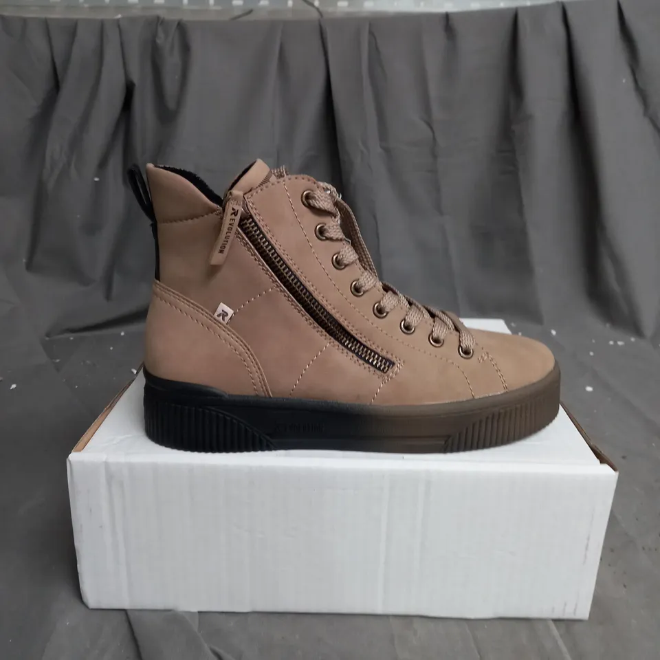 BOXED REIKER LIGHT BROWN HIGH TOP BOOTS SIZE 4 