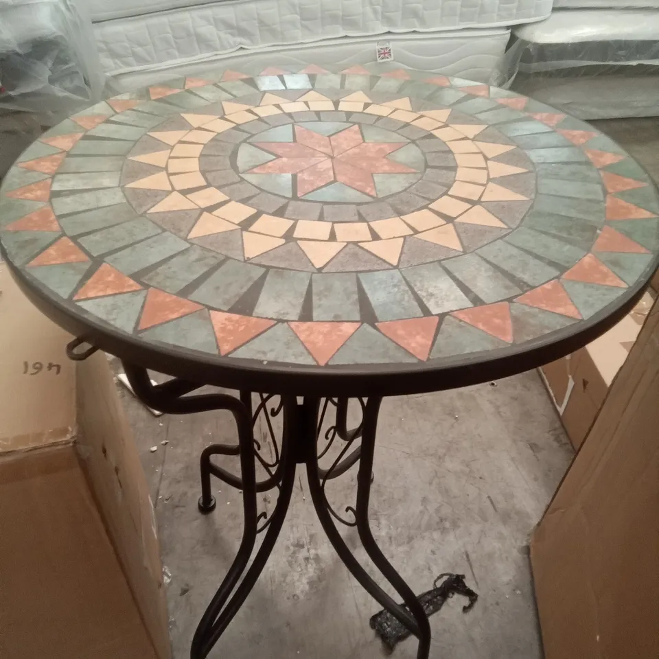 BOXED MOSAIC CIRCULAR TABLE
