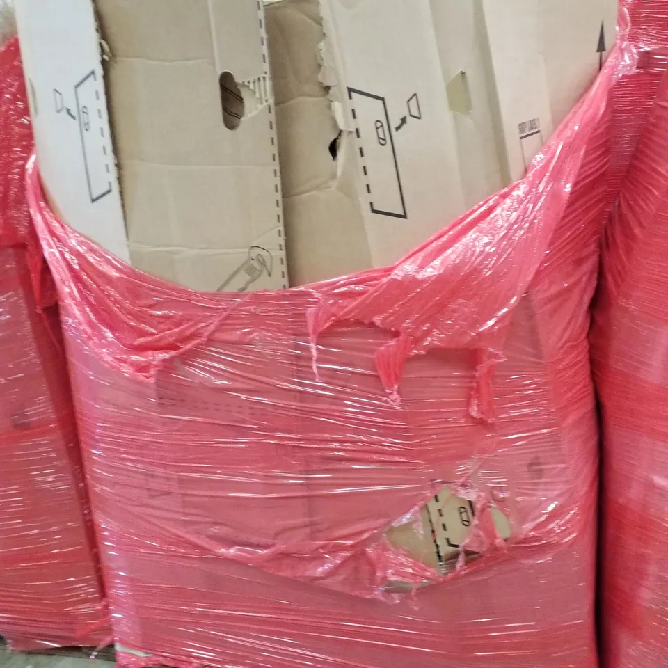 PALLET CONTAINING ASSORTED PRODUCTS INCLUDING TOILET SEATS, TABLE LAMP & LED BATTEN LIGHT