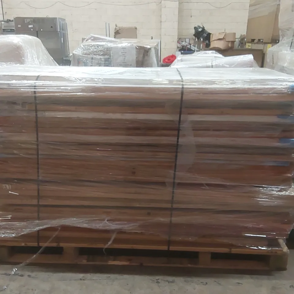 PALLET CONTAINING APPROXIMATELY 30x MIXED DESIGNER INTERNAL HOUSE DOORS