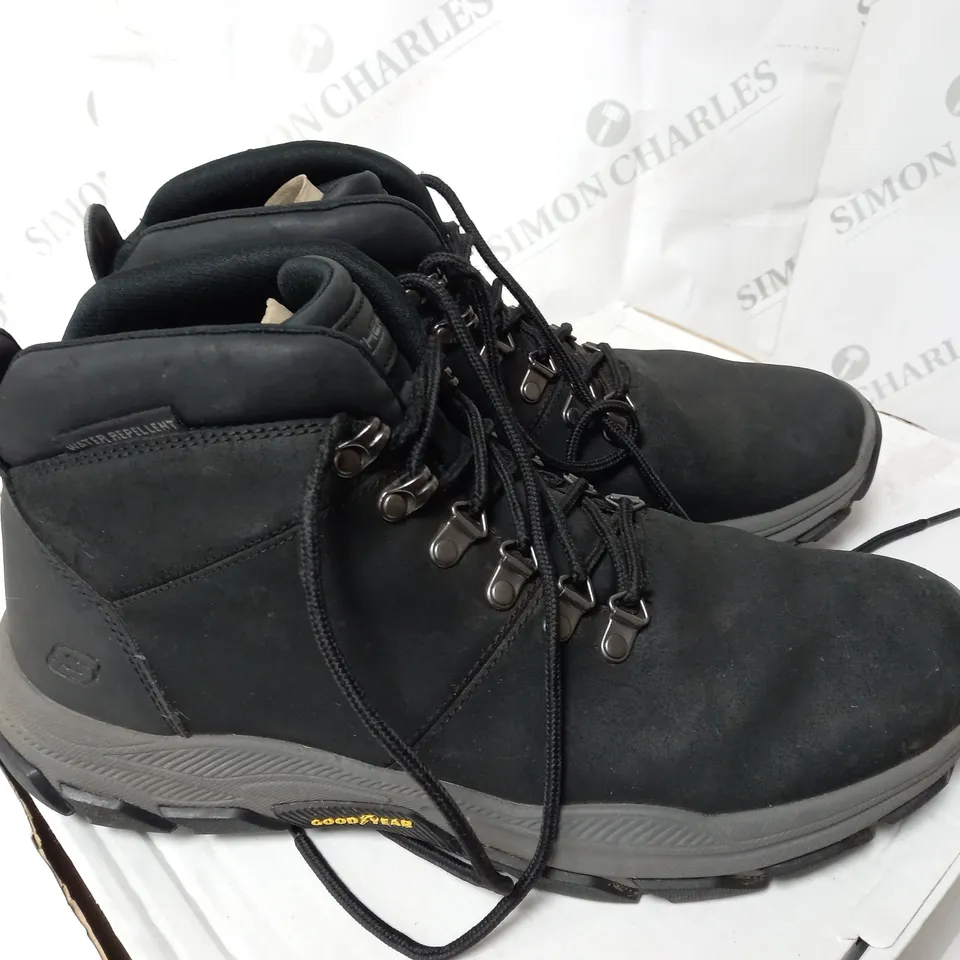 SKECHERS GOODYEAR LACE UP TRAINERS UK SIZE 11