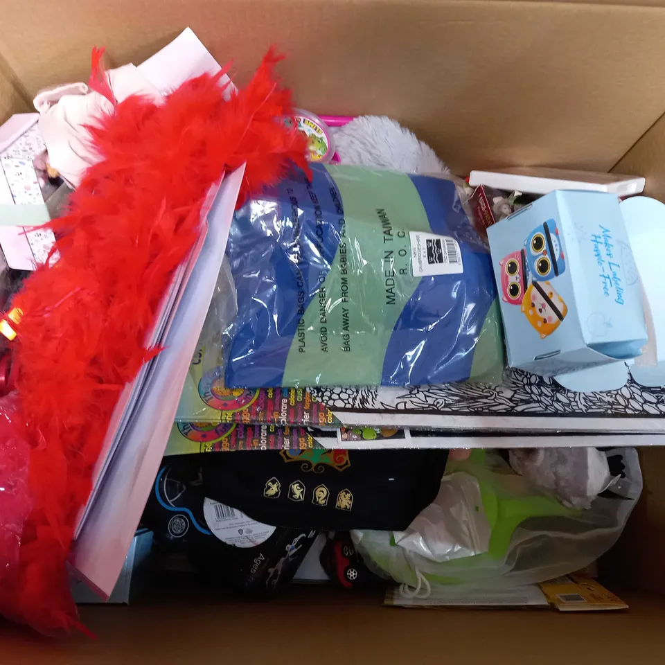 BOX OF APPROX 20 ASSORTED ITEMS INCLUDING PICTIONARY AIR, PINK PLUSH PIG TEDDY AND MERMAID LIGHT