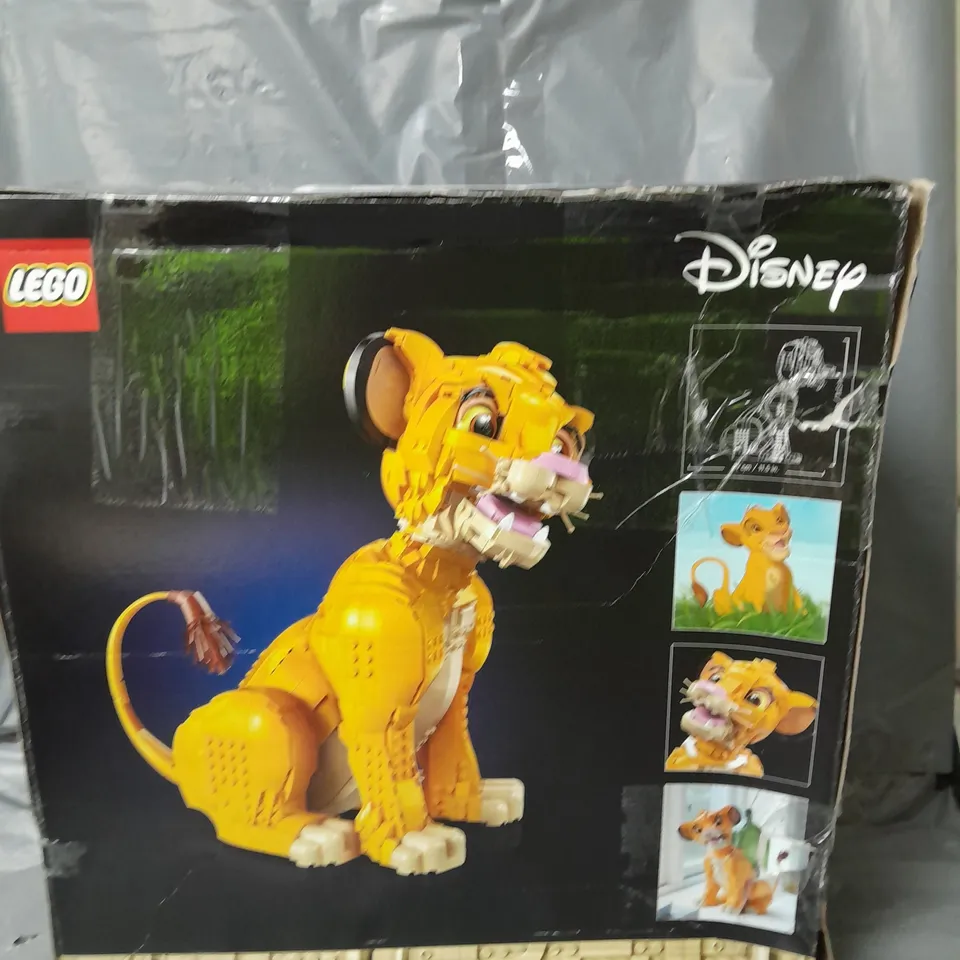 DISNEY YOUNG SIMBA THE LION KING SET 43247