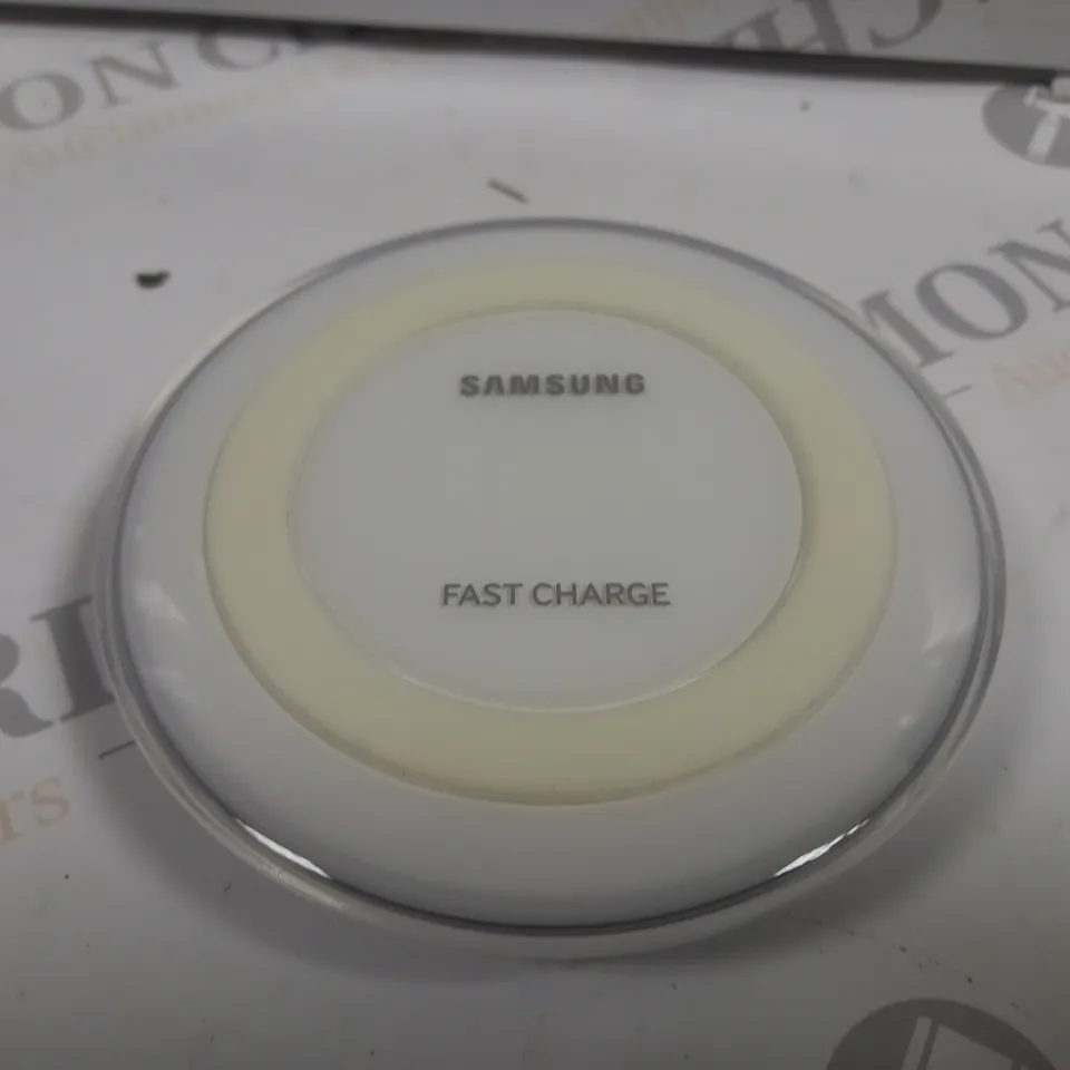 BOXED SAMSUNG WIRELESS FAST CHARGER