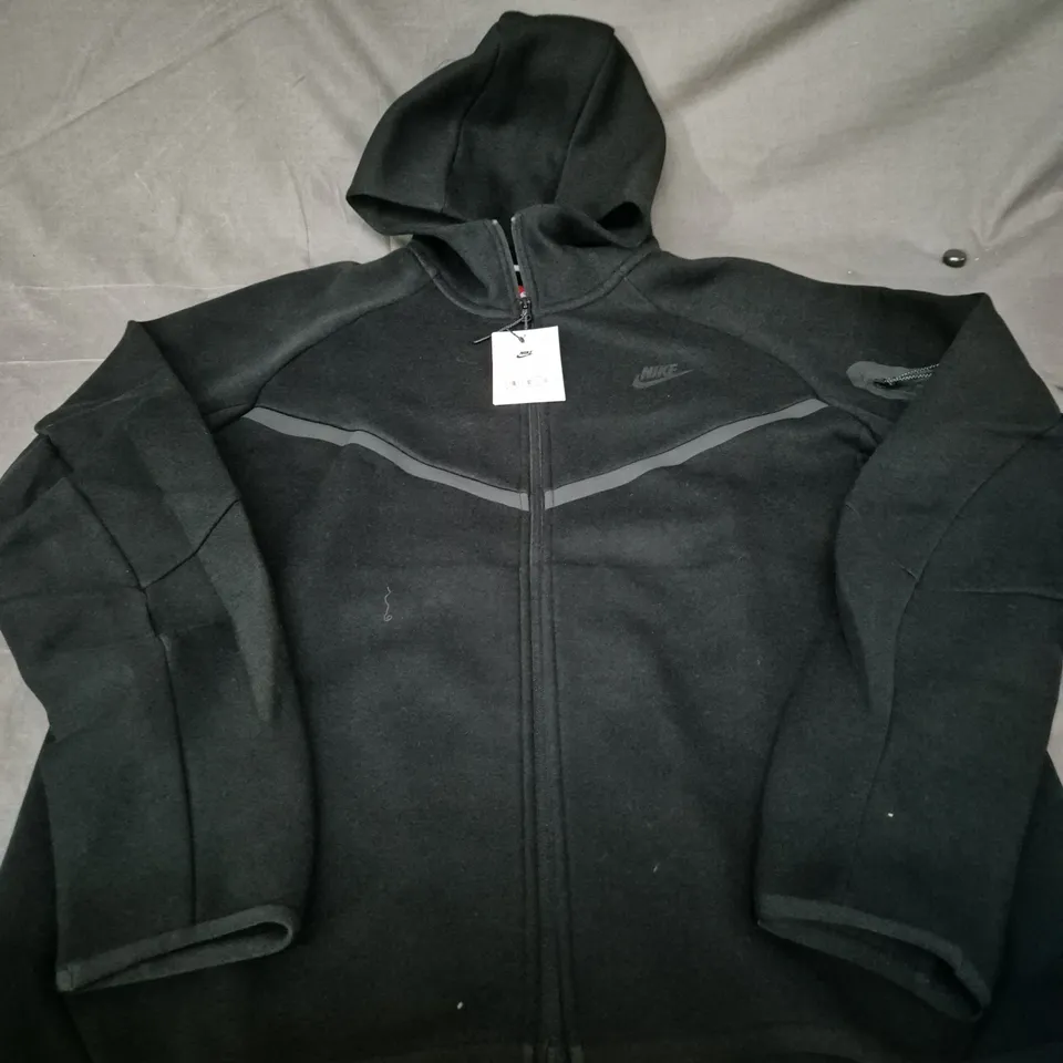 NIKE TECH FLEECE JACKET SIZE M