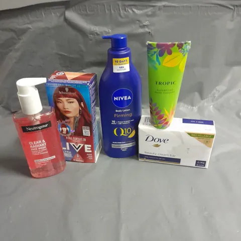 APPROXIMATELY 20 ASSORTED HEALTH & BEAUTY PRODUCTS TO INCLUDE NEUTROGENA FACE WASH, NIVEA FIRMING BODY LOTION AND DOVE BEAUTY CREAM BARS