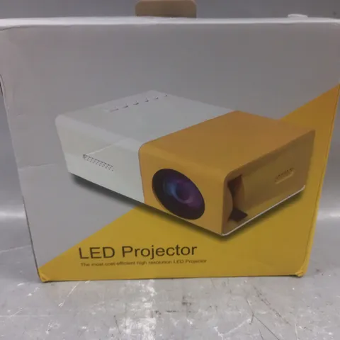 BOXED LED PROJECTOR