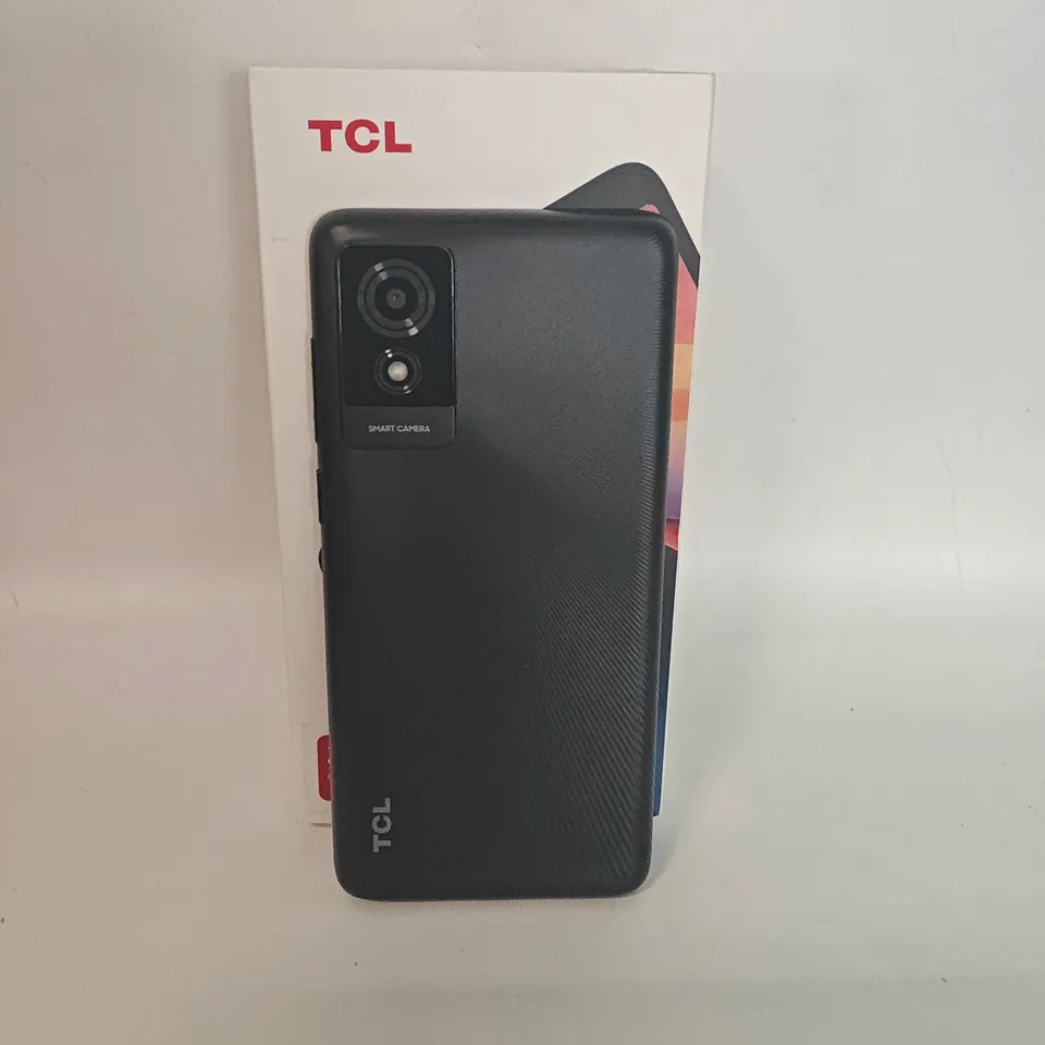 BOXED TCL 501 2/32GB IN BLACK - T433D