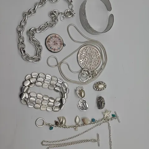 LOT OF 9 ASSORTED SILVER TONE JEWELLERY ITEMS TO INCLUDE CHARM BRACELET, BRACELET, NECKLACE AND PENDANT NECKLACE