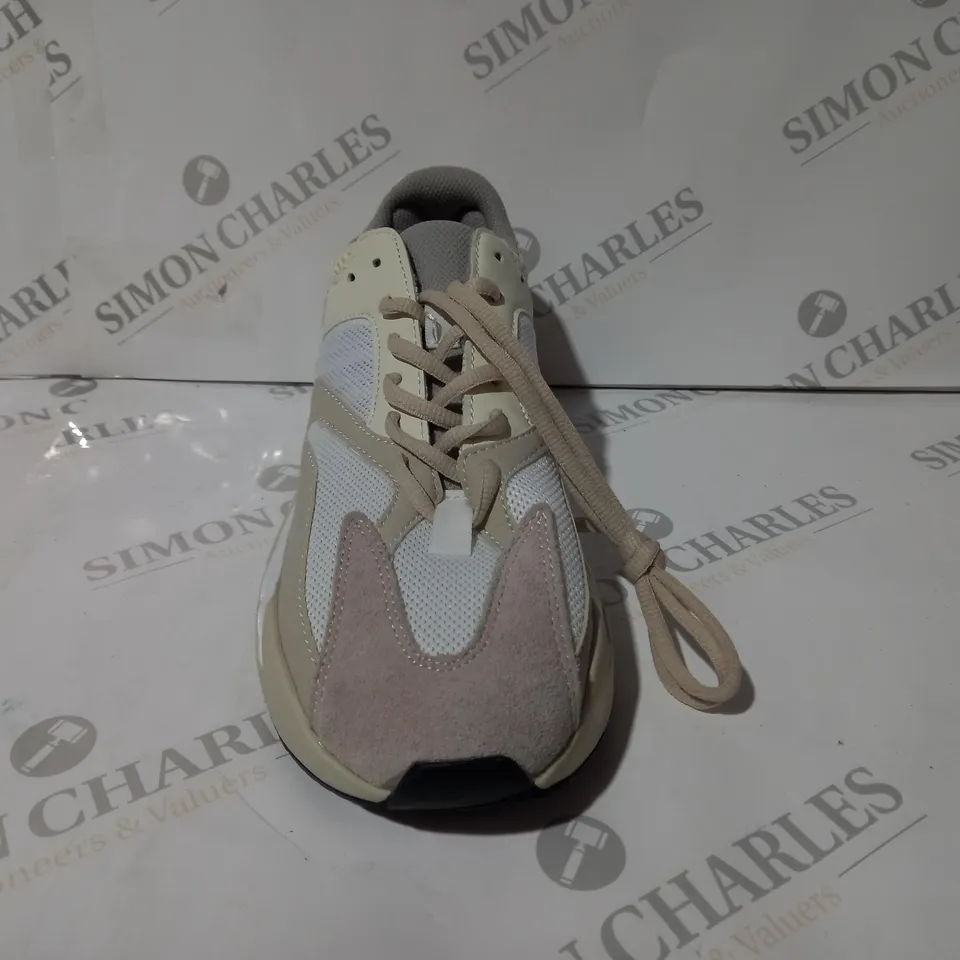 BOXED PAIR OF ADIDAS YEEZY BOOST 700 TRAINERS IN BEIGE UK SIZE 10.5
