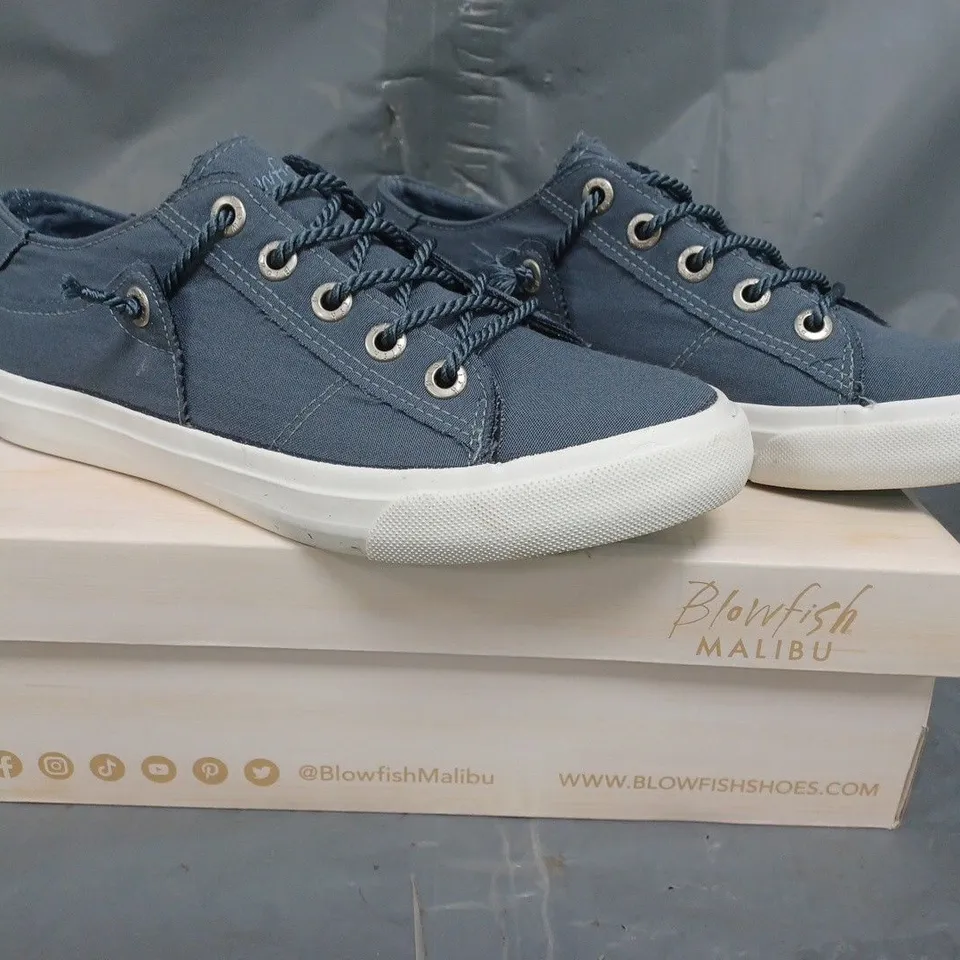 BOXED PAIR OF BLOWFISH MALIBU MARTINA TRAINERS IN NEWPORT BLUE SIZE 6