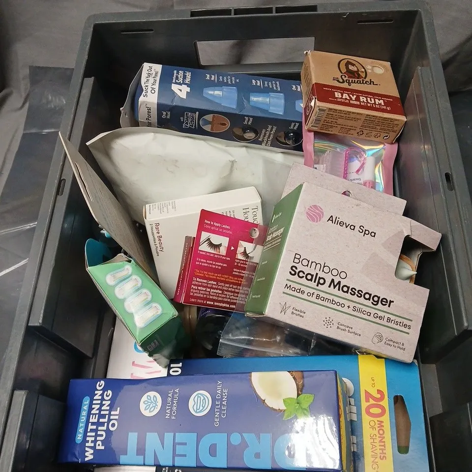 APPROXIMATELY 20 ASSORTED COSMETICS INCLUDING DR SQUATCH DEODORANT, GILLETTE RAZORS, WHITENING PULLING OIL, BAMBOO SCALP MASSAGER ETC