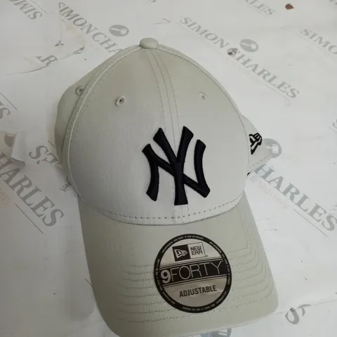 NEW YORK YANKEES ESSENTIAL WHITE 9FORTY CAP