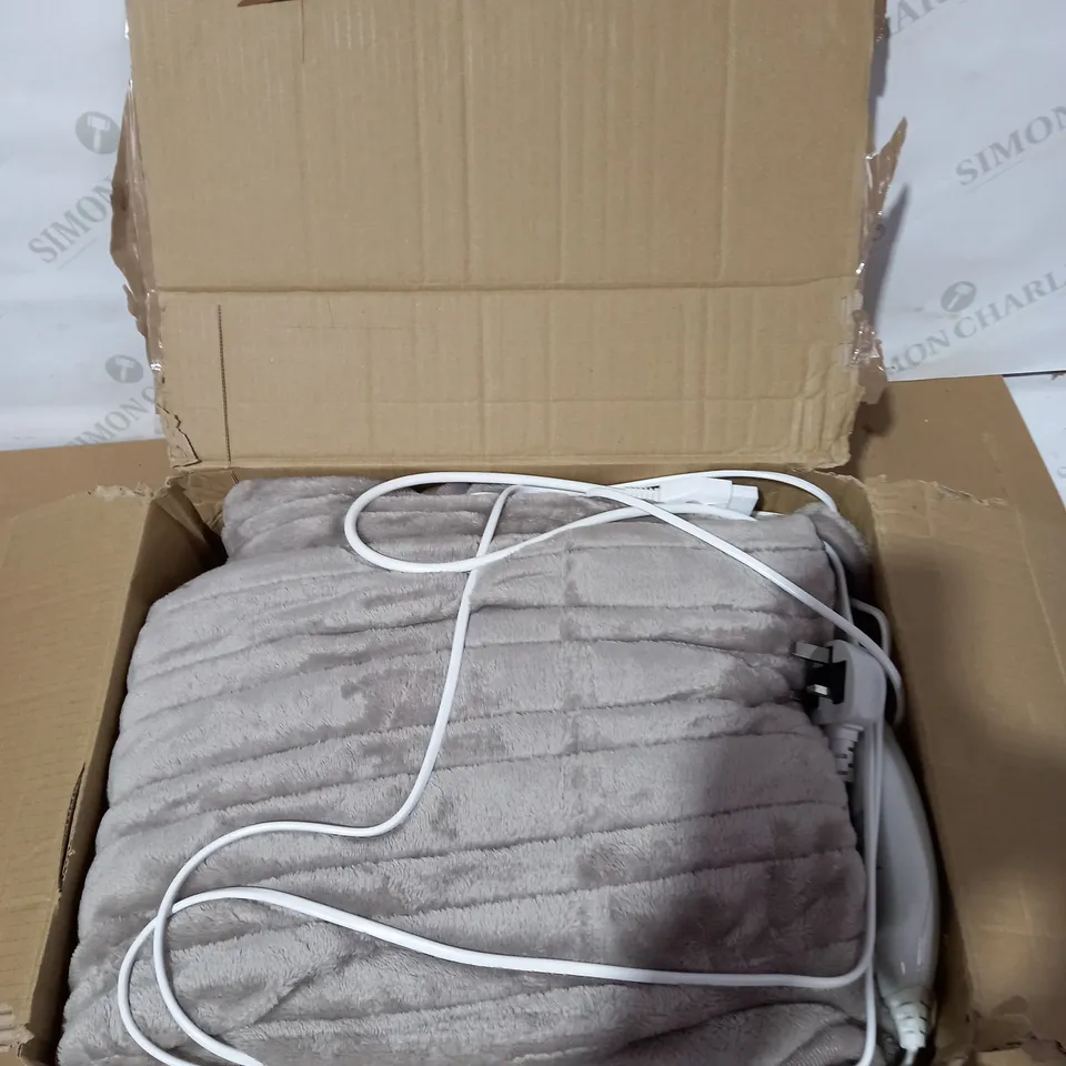  COZEE HOME HEATED PLUSH WASHABLE THROW 