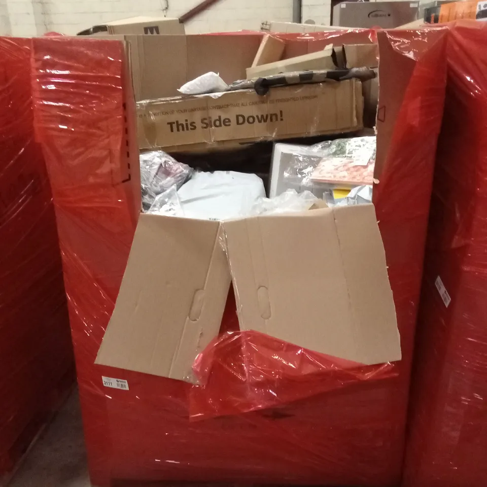 PALLET OF HOUSEHOLD GOODS AND PRODUCTS TO INCLUDE; STEAM CLEANER, STORAGE RACK, YONEX BADMINTON RACKET, ROLLER BLINDS, STORAGE RACK