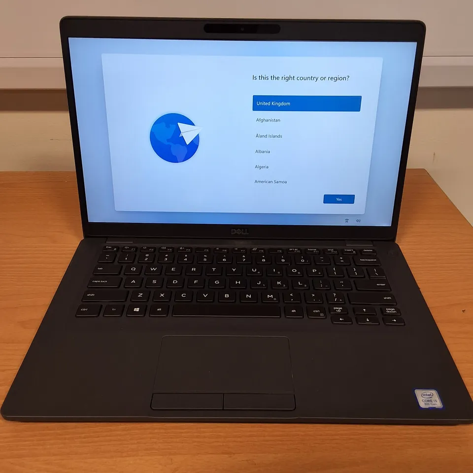 UNBOXED DELL LATITUDE 5400 512GB INTEL I-5 8TH GEN LAPTOP IN GRAPHITE