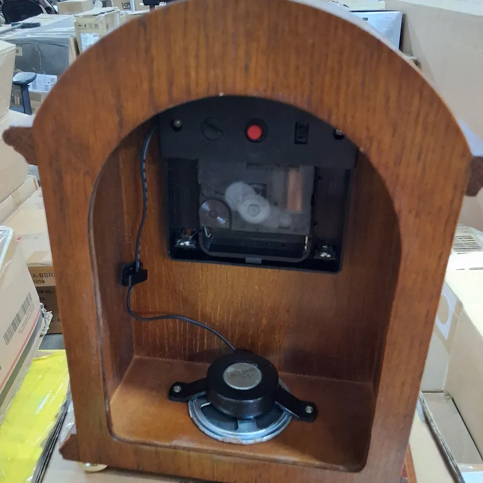BOXED HOWARD MILLER KOOTENAI MANTEL CLOCK II 549-722 – OAK YORKSHIRE WOOD & QUARTZ SINGLE CHIME MOVEMENT