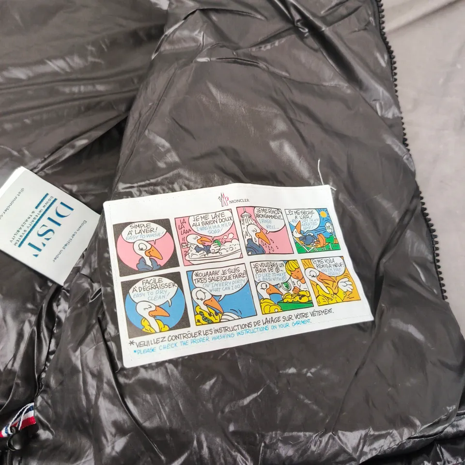 MENS MONCLER PADDED GILET - SIZE M