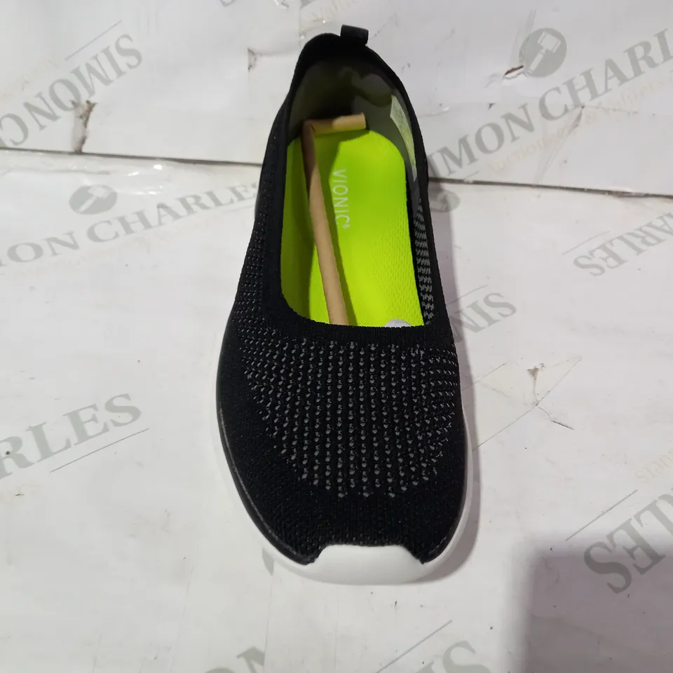 BOXED PAIR OF VIONIC KALLIE IN BLACK UK SIZE 5.5