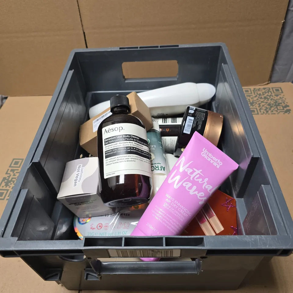 TOTE OF APPROXIMATELY 20 ASSORTED COSMETIC ITEMS TO INCLUDE DOVE BODY WASH, AESOP BODY CLEANSER, UMBERTO GIANNINI DRY CREAM, VELVET OUDH ETC