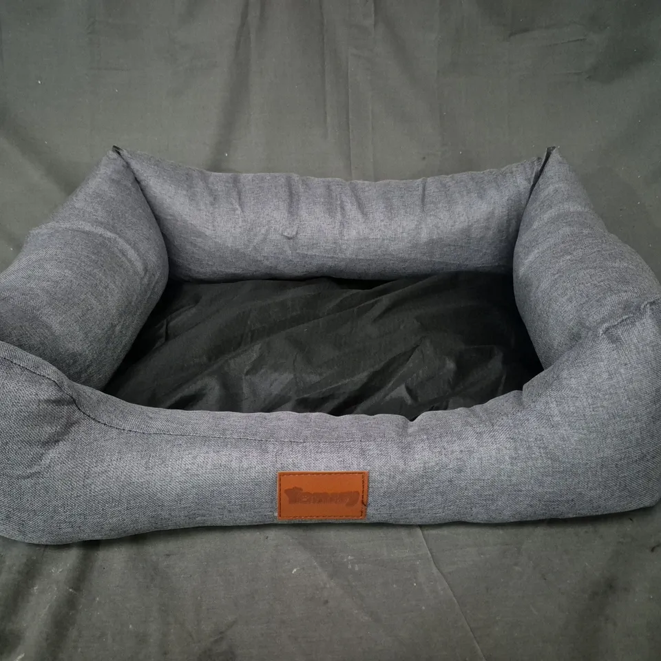 YOMMY SMALL DOG BED