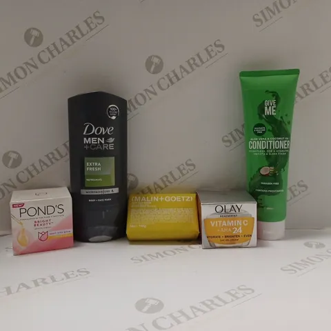 BOX OF APPROX 20 ASSORTED HEALTH AND BEAUTY ITEMS TO INCLUDE - DOVE MEN CARE BODY FACE WASH - GIVE ME CONDITIONER - OLAY VITAMIN C 24 - PONDS BRIGHT BEAUTY SERUM CREAM ECT