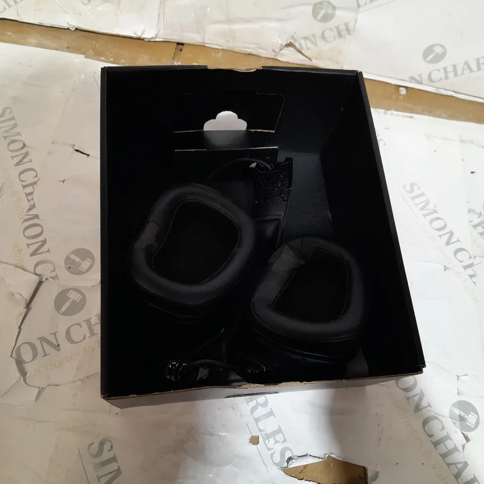 G935 WIRELESS GAMING HEADSET