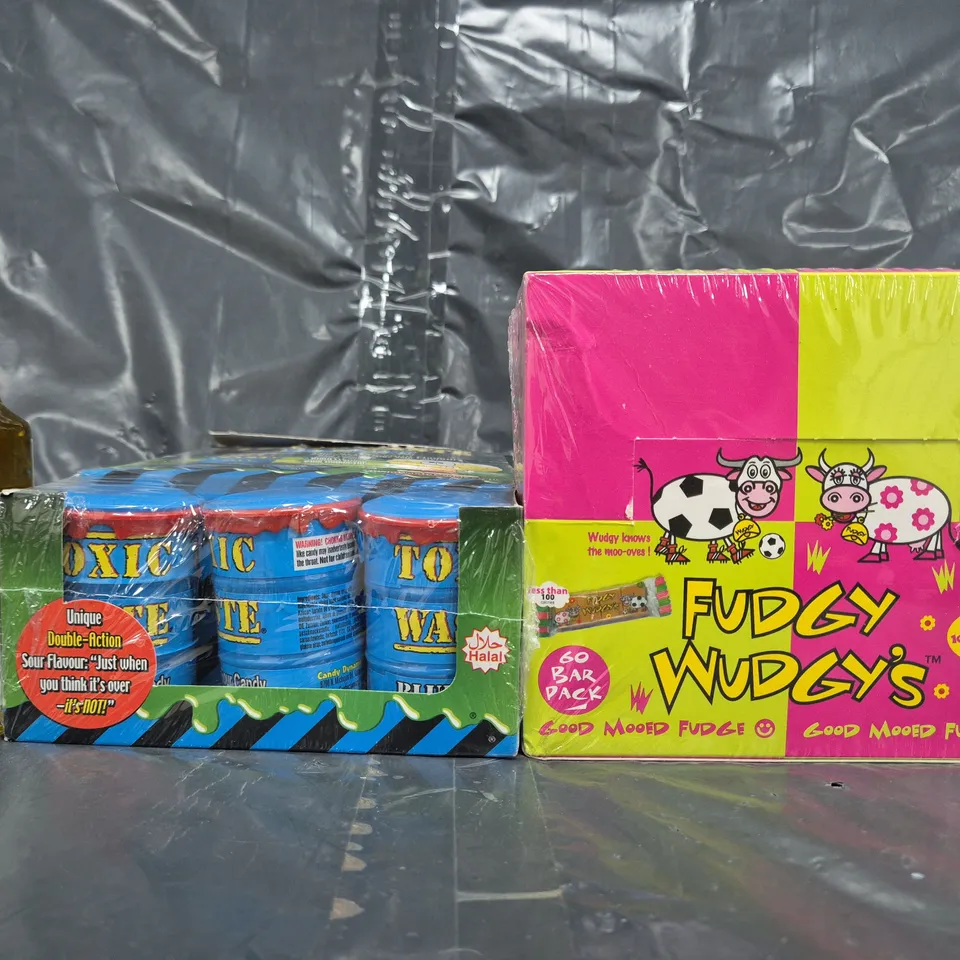 APPROXIMATELY 5 ASSORTED FOOD ITEMS TO INCLUDE TOXIC WASTE MULTIPACK, FUDGY WUDGY'S MULTIPACK, ETC