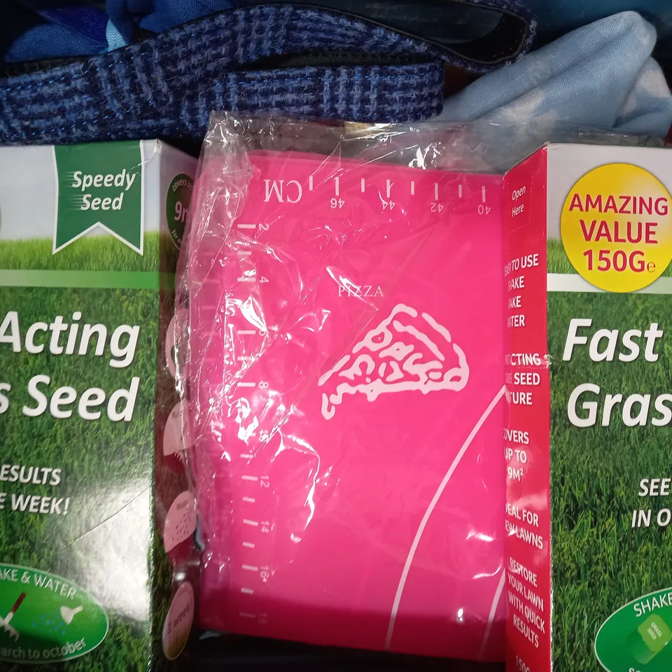LOT OF APPROXIMATELY 10 ASSORTED HOUSEHOLD ITEMS TO INCLUDE SPEEDY SEED FAST ACTING GRASS SEED, NOTEBOOK IN NAVY, ETC